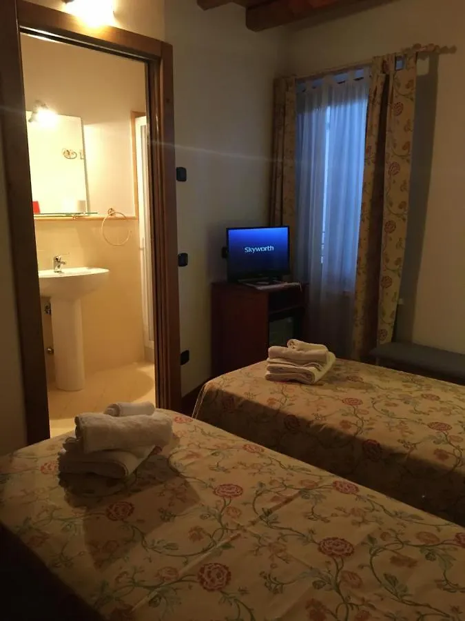 Agriturismo & Locanda Corte Marani Bettola  Hotel Bettola (Veneto)